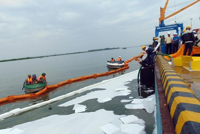 Sự cố tràn dầu