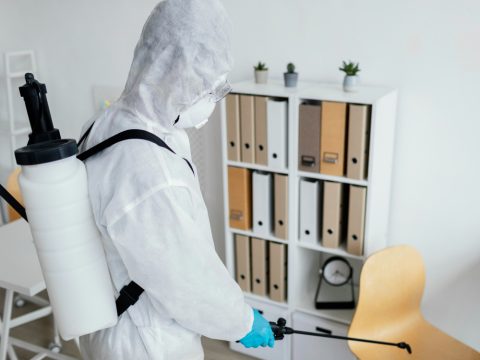 Phun khử trùng diệt khuẩn định kỳ cho nhà xưởng, văn phòng